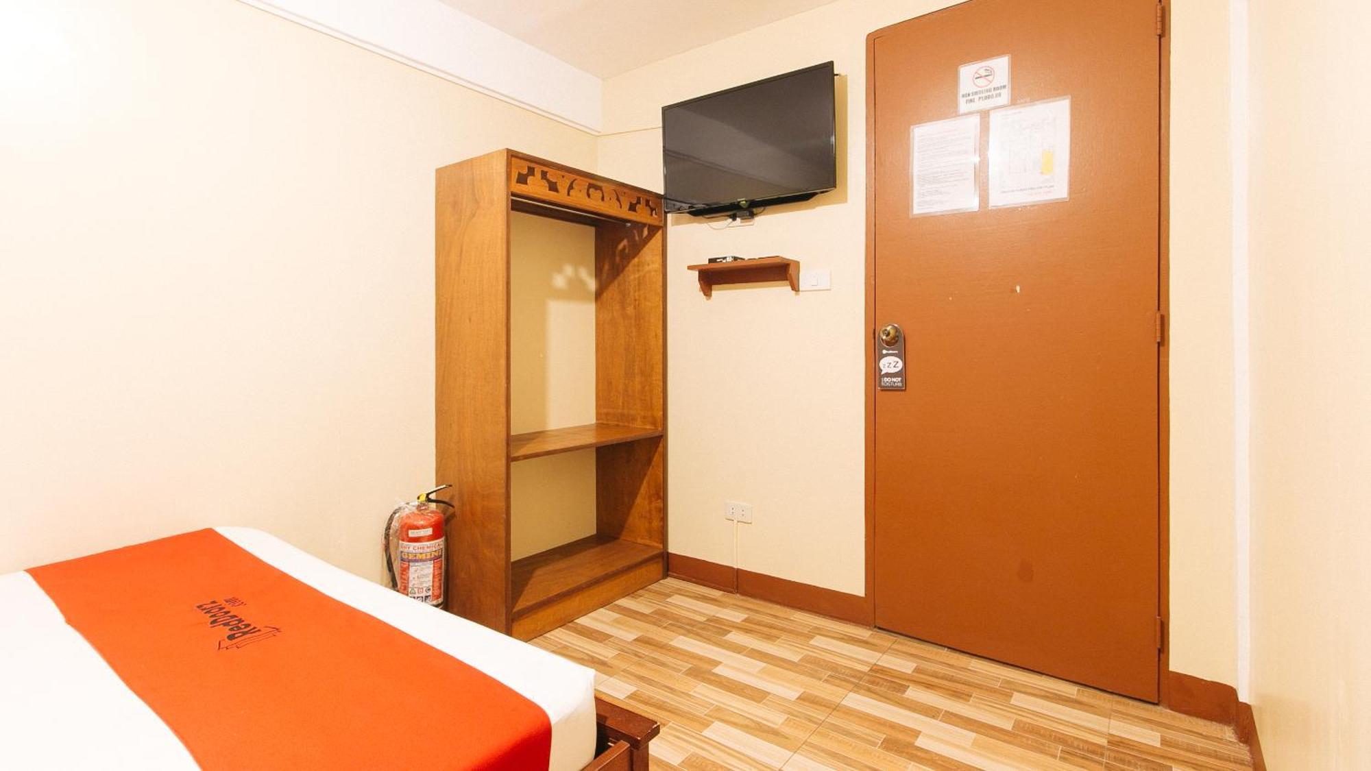 Reddoorz Near Pnr Espana Station Manille Extérieur photo