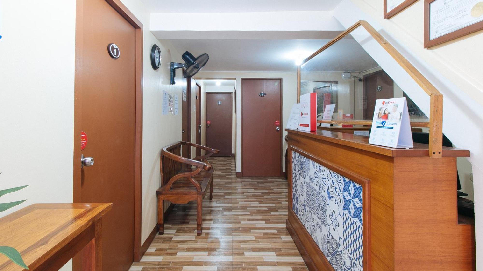 Reddoorz Near Pnr Espana Station Manille Extérieur photo